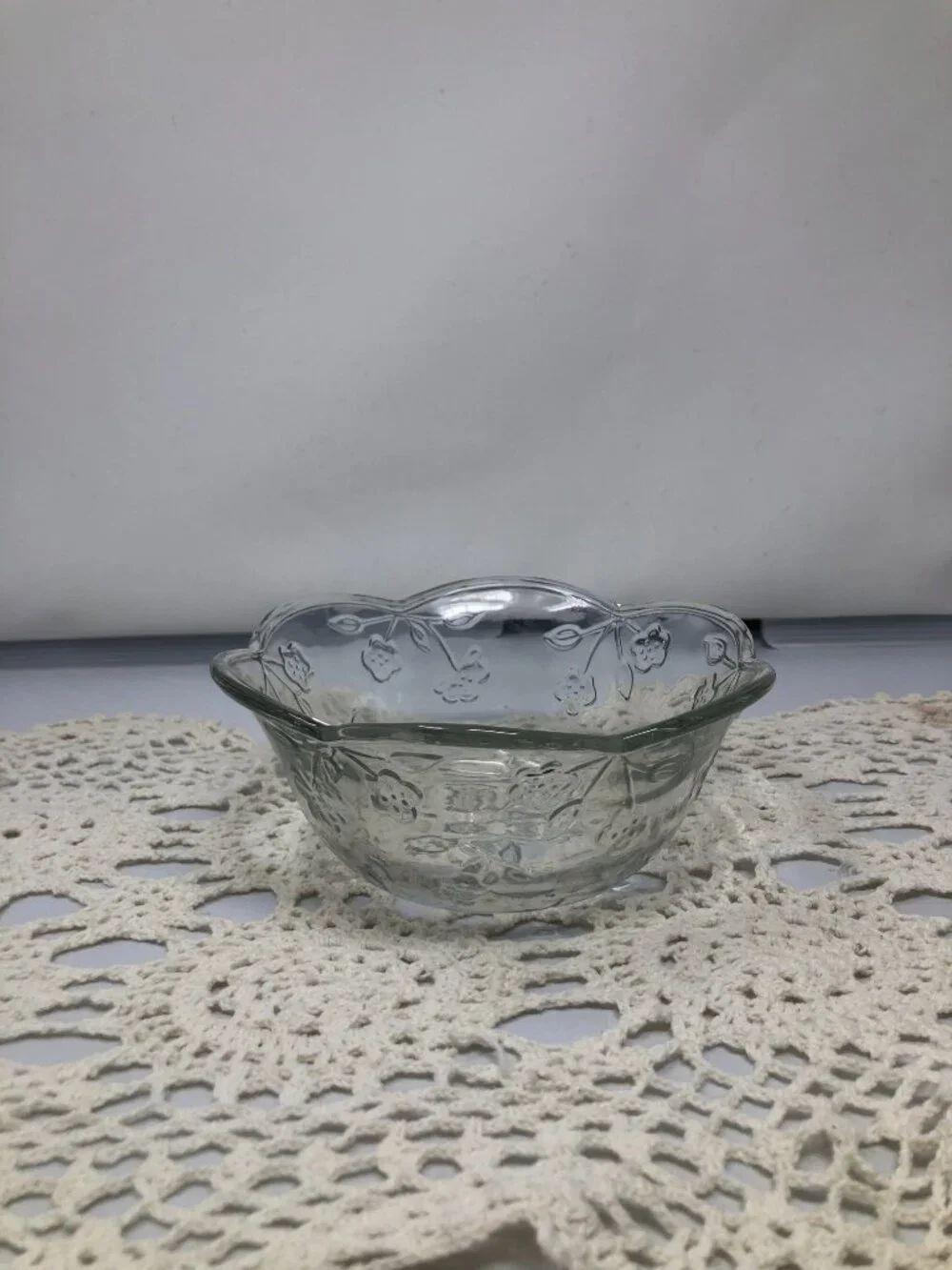 Vintage Anchor Hocking Savannah Clear Glass Bowls – Set of 4 (Discontinued)
